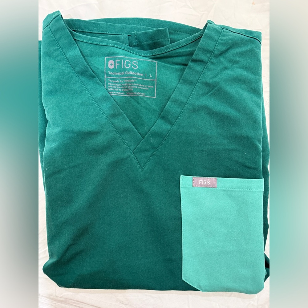 Figs Catarina scrub top